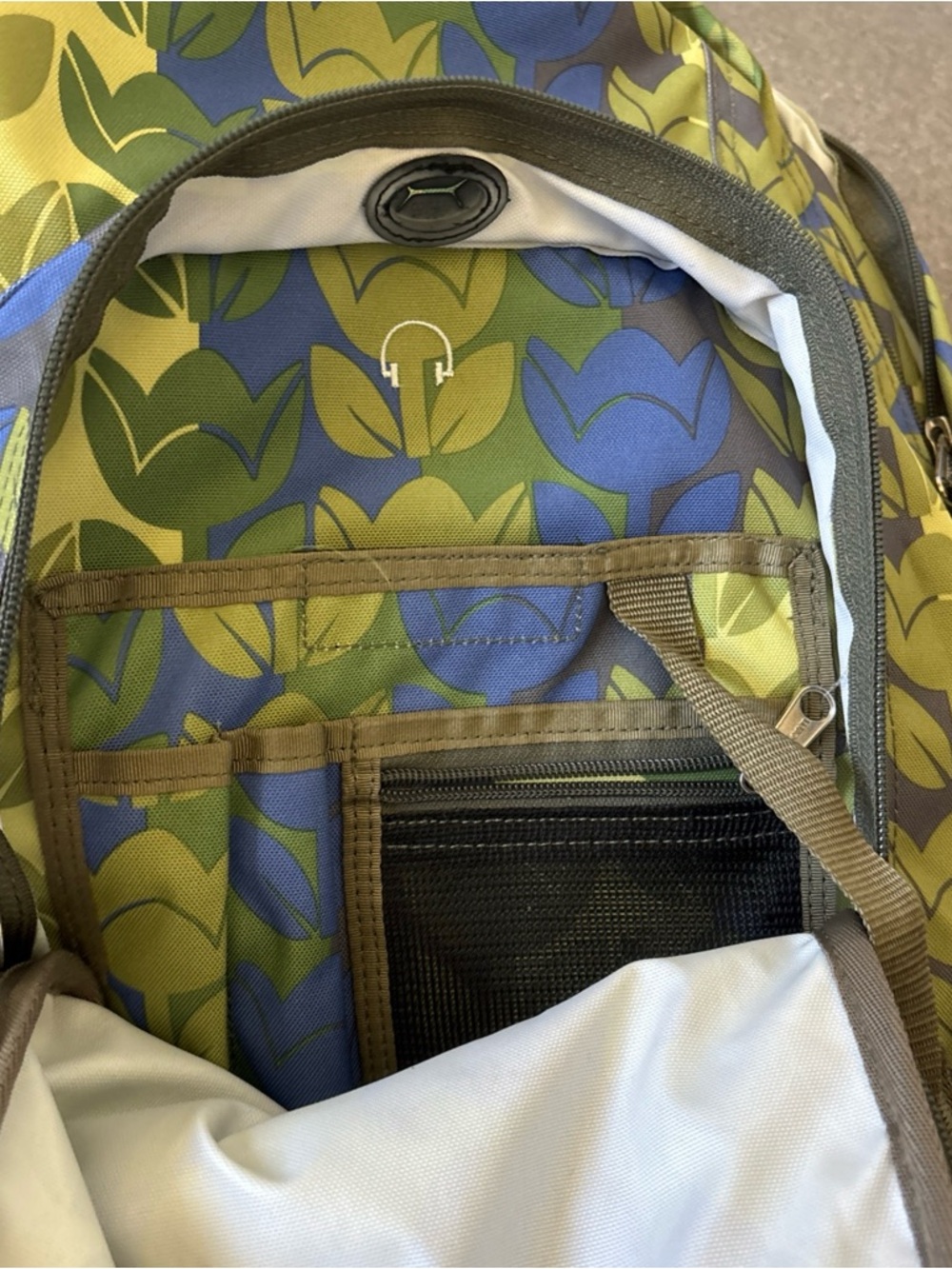 L.L. Bean Green and Blue Patterned women or kids Backpack - Picture 3 of 10